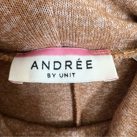 5/$25 Andree by Unit brown Cowl Neck Sweater size small - Picture 3 of 5